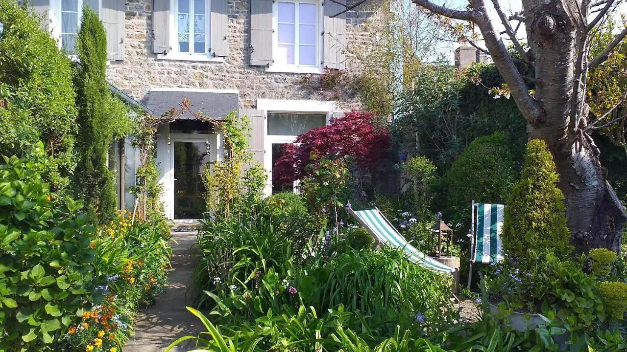 La Maison De Lea ディナール 別荘